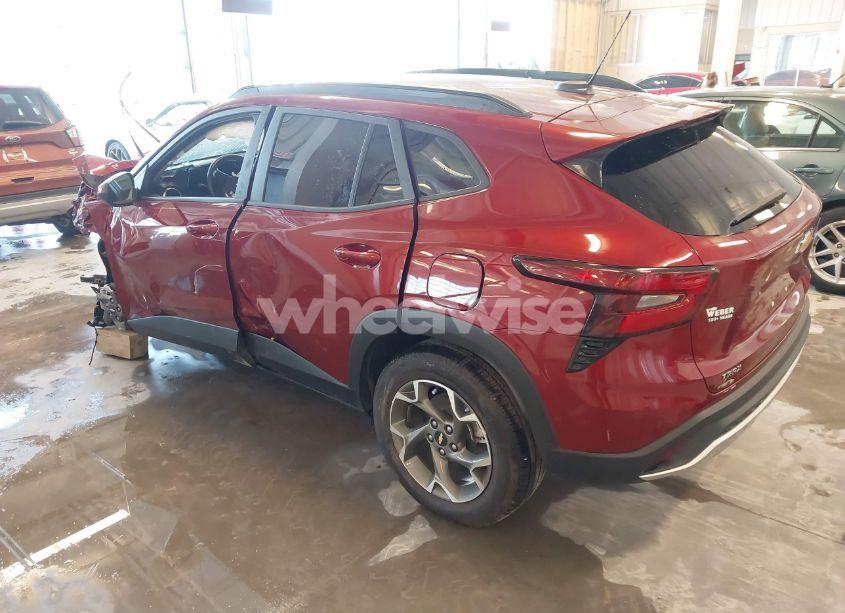 Photo 3 of 2024 Chevrolet Trax FWD LT (VIN KL77LHE22RC127386)