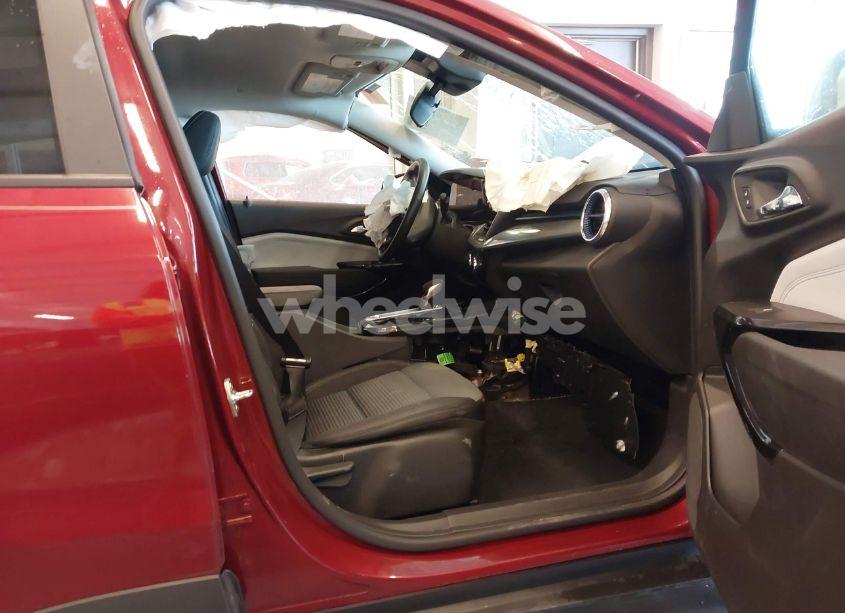 Photo 5 of 2024 Chevrolet Trax FWD LT (VIN KL77LHE22RC127386)