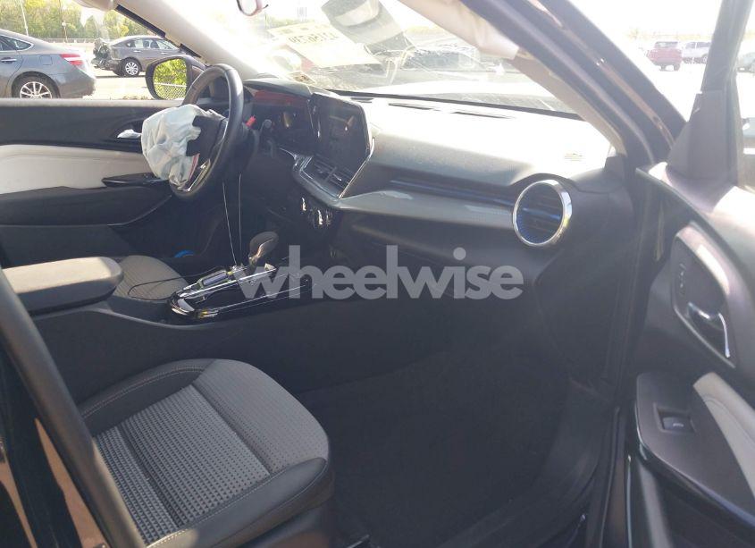 Photo 5 of 2024 Chevrolet Trax FWD LT (VIN KL77LHE22RC175129)