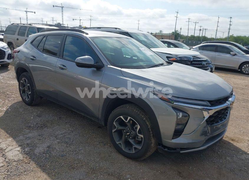 2024 Chevrolet Trax FWD LT (VIN KL77LHE22RC226502) main photo