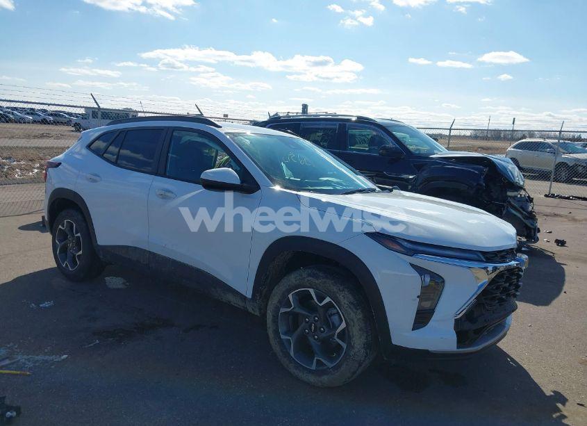 2024 Chevrolet Trax FWD LT (VIN KL77LHE23RC245494) main photo