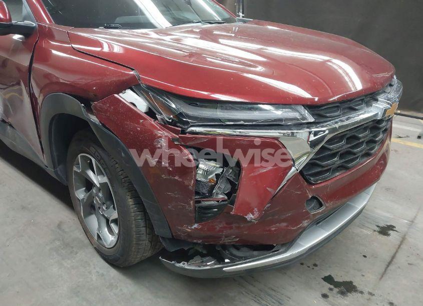 Photo 6 of 2024 Chevrolet Trax FWD LT (VIN KL77LHE25RC010983)