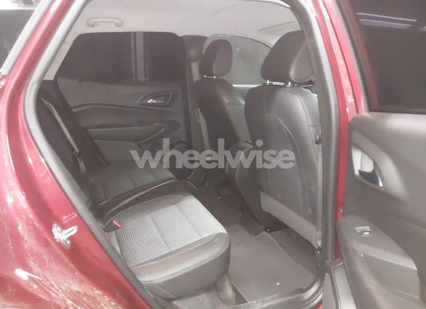 Photo 8 of 2024 Chevrolet Trax FWD LT (VIN KL77LHE25RC010983)