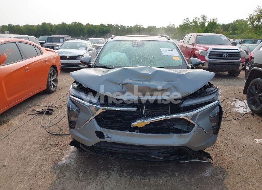 Photo 12 of 2024 Chevrolet Trax FWD LT (VIN KL77LHE25RC077809)