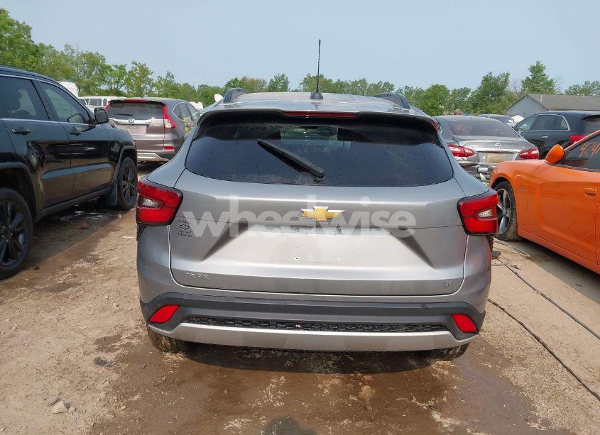 Photo 16 of 2024 Chevrolet Trax FWD LT (VIN KL77LHE25RC077809)
