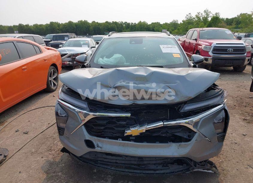 Photo 6 of 2024 Chevrolet Trax FWD LT (VIN KL77LHE25RC077809)