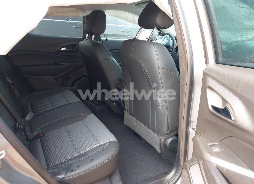 Photo 8 of 2024 Chevrolet Trax FWD LT (VIN KL77LHE25RC077809)