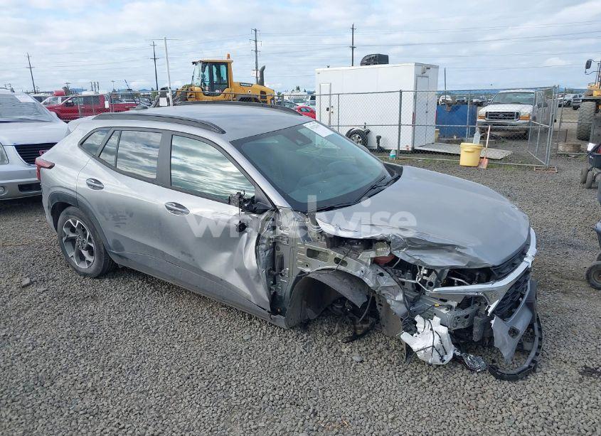 2024 Chevrolet Trax FWD LT (VIN KL77LHE25RC169146) main photo