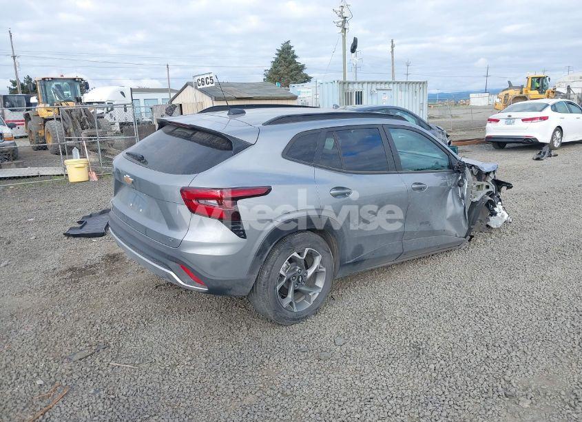 Photo 4 of 2024 Chevrolet Trax FWD LT (VIN KL77LHE25RC169146)