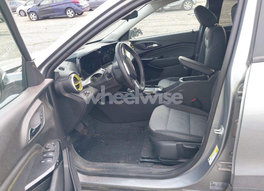 Photo 5 of 2024 Chevrolet Trax FWD LT (VIN KL77LHE25RC169146)