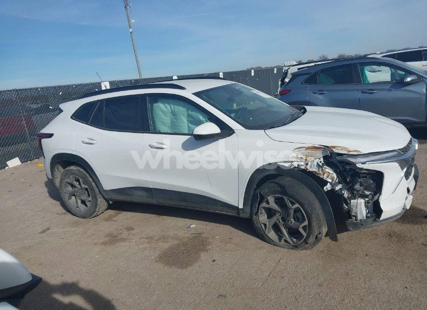 Photo 14 of 2024 Chevrolet Trax FWD LT (VIN KL77LHE25RC210746)