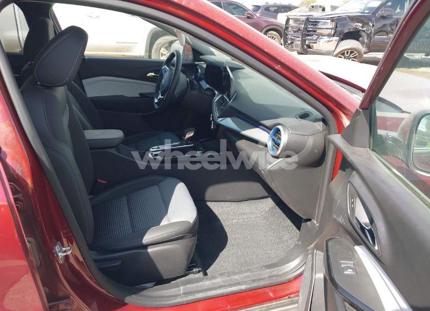 Photo 5 of 2024 Chevrolet Trax FWD LT (VIN KL77LHE25RC227224)