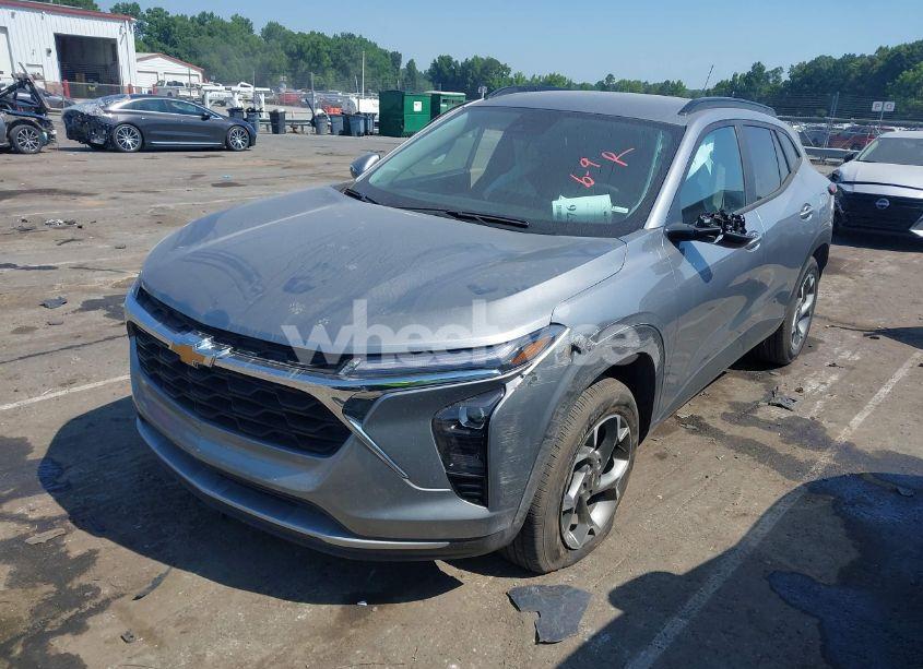 Photo 2 of 2024 Chevrolet Trax FWD LT (VIN KL77LHE25RC229412)