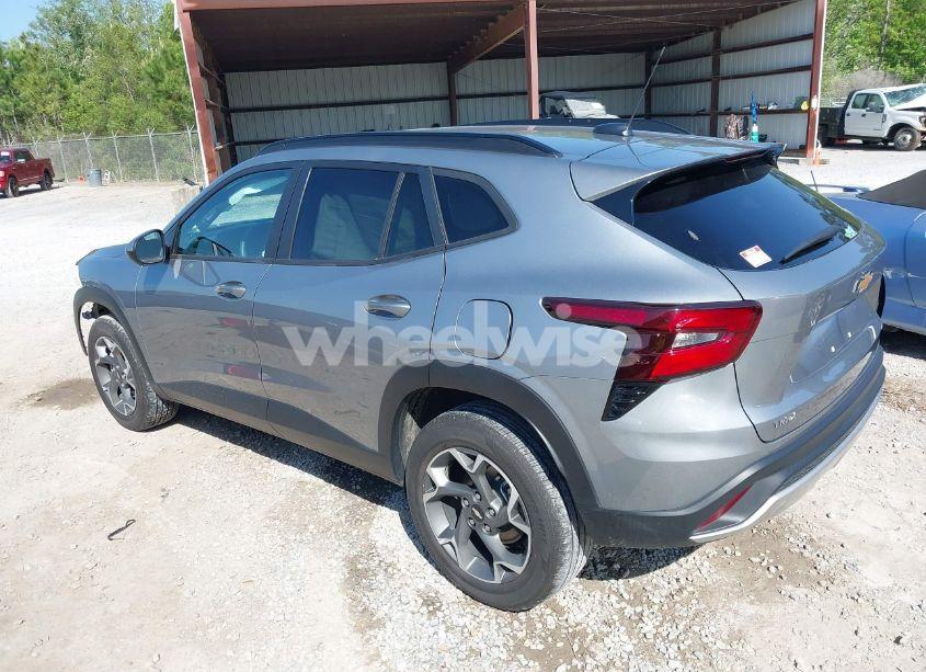 Photo 3 of 2024 Chevrolet Trax FWD LT (VIN KL77LHE28RC072667)