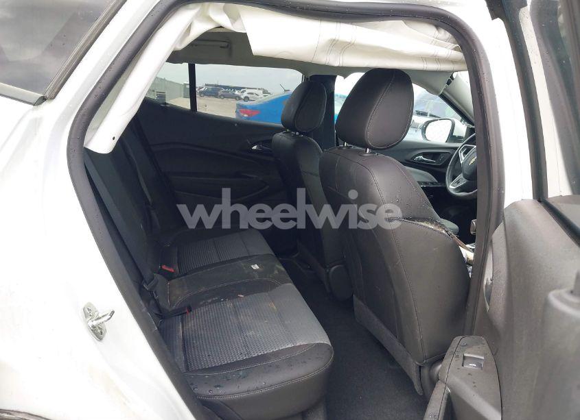 Photo 8 of 2024 Chevrolet Trax FWD LT (VIN KL77LHE29RC167464)