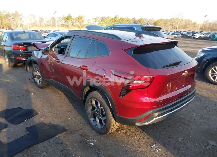 Photo 3 of 2024 Chevrolet Trax FWD LT (VIN KL77LHE2XRC220561)