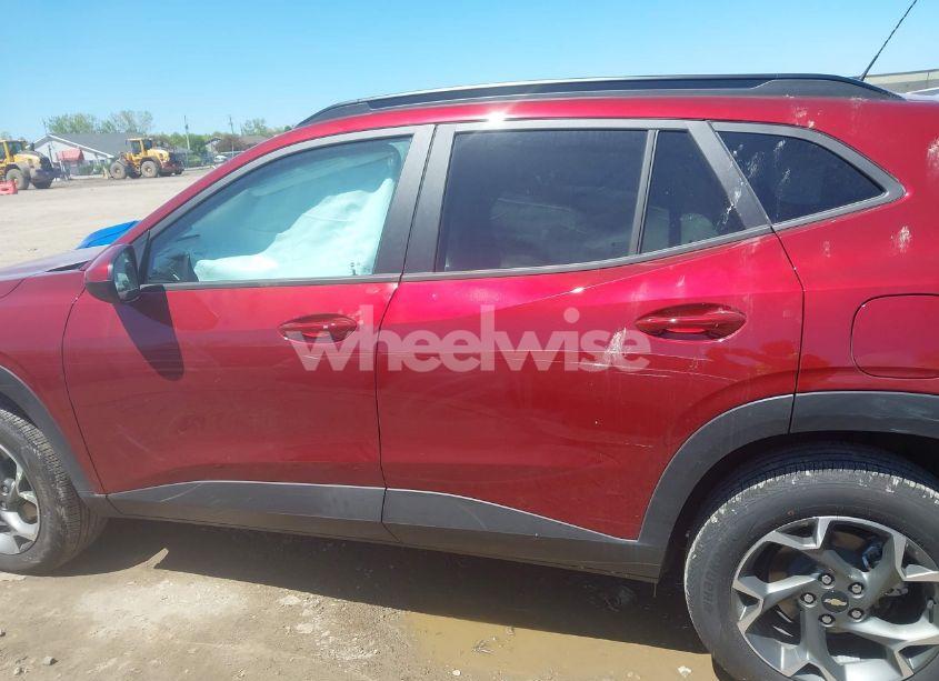 Photo 14 of 2025 Chevrolet Trax FWD LT (VIN KL77LHEP0SC028907)