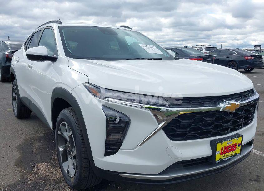 2025 Chevrolet Trax FWD LT (VIN KL77LHEP0SC140915) main photo