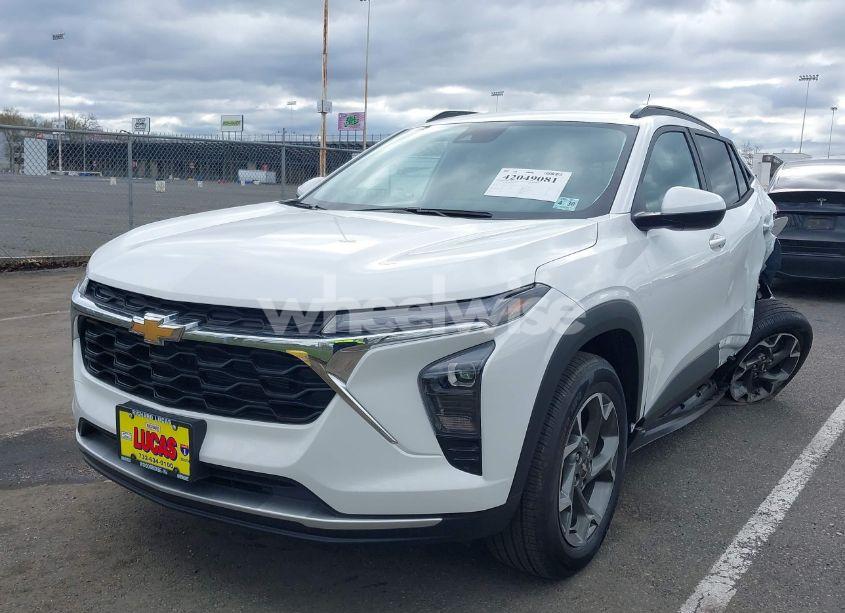 Photo 2 of 2025 Chevrolet Trax FWD LT (VIN KL77LHEP0SC140915)