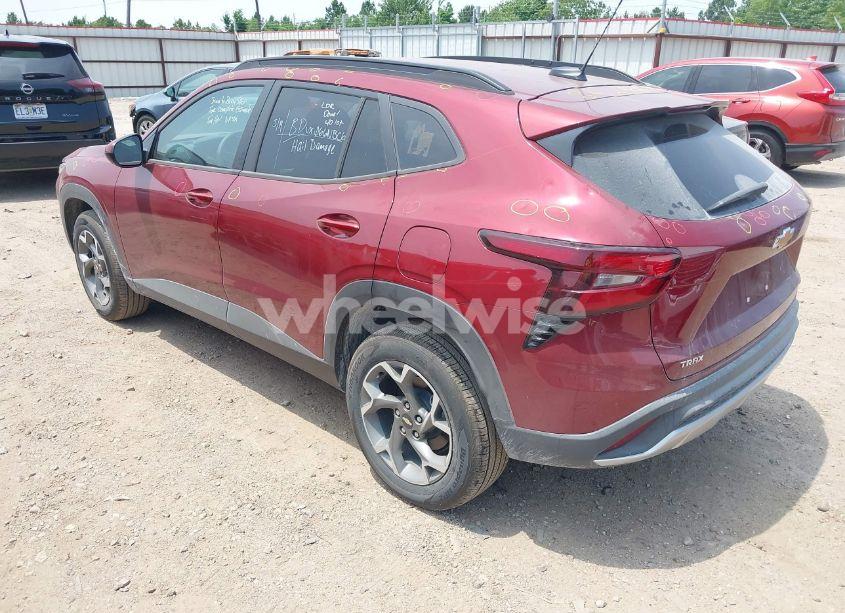 Photo 3 of 2025 Chevrolet Trax FWD LT (VIN KL77LHEP2SC172670)