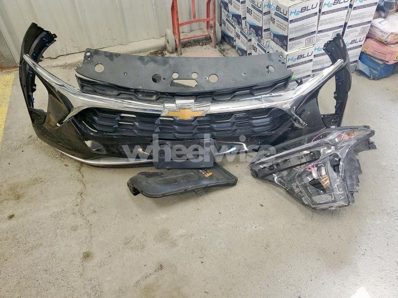 Photo 2 of 2025 CHEVROLET TRAX 1LT (VIN KL77LHEP2SC271893)