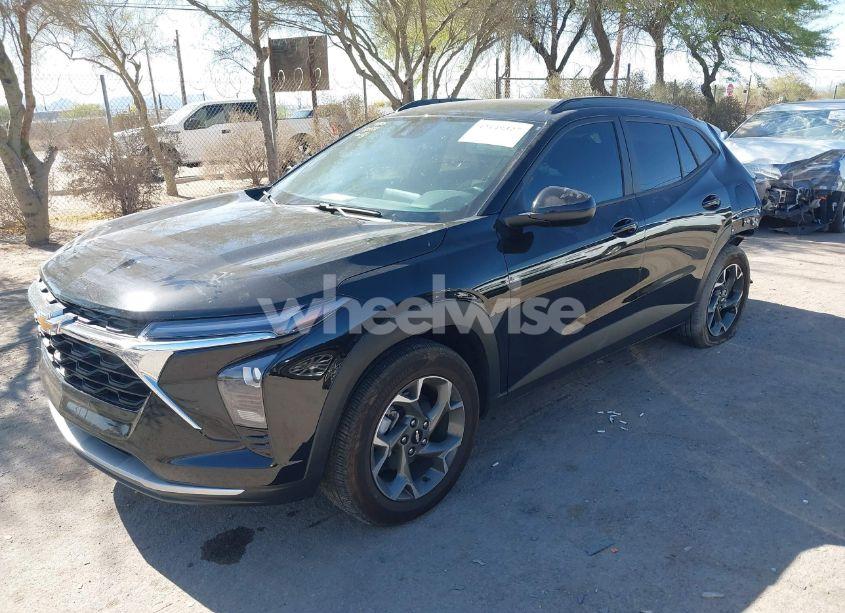 Photo 2 of 2025 Chevrolet Trax FWD LT (VIN KL77LHEP4SC036671)