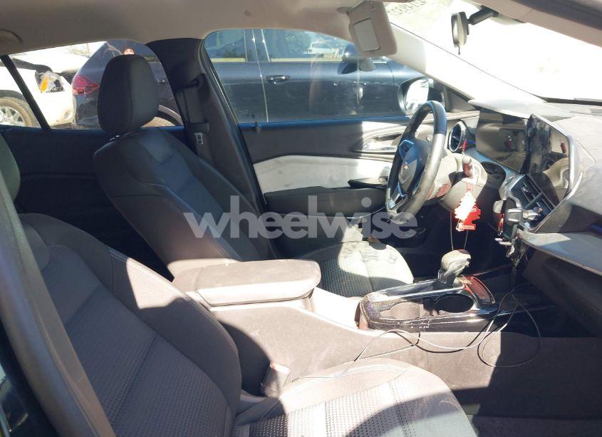 Photo 5 of 2025 Chevrolet Trax FWD LT (VIN KL77LHEP4SC036671)