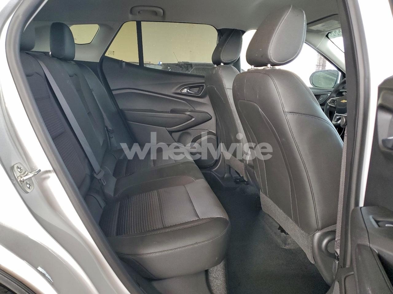 Photo 11 of 2025 CHEVROLET TRAX 1LT (VIN KL77LHEP4SC240239)