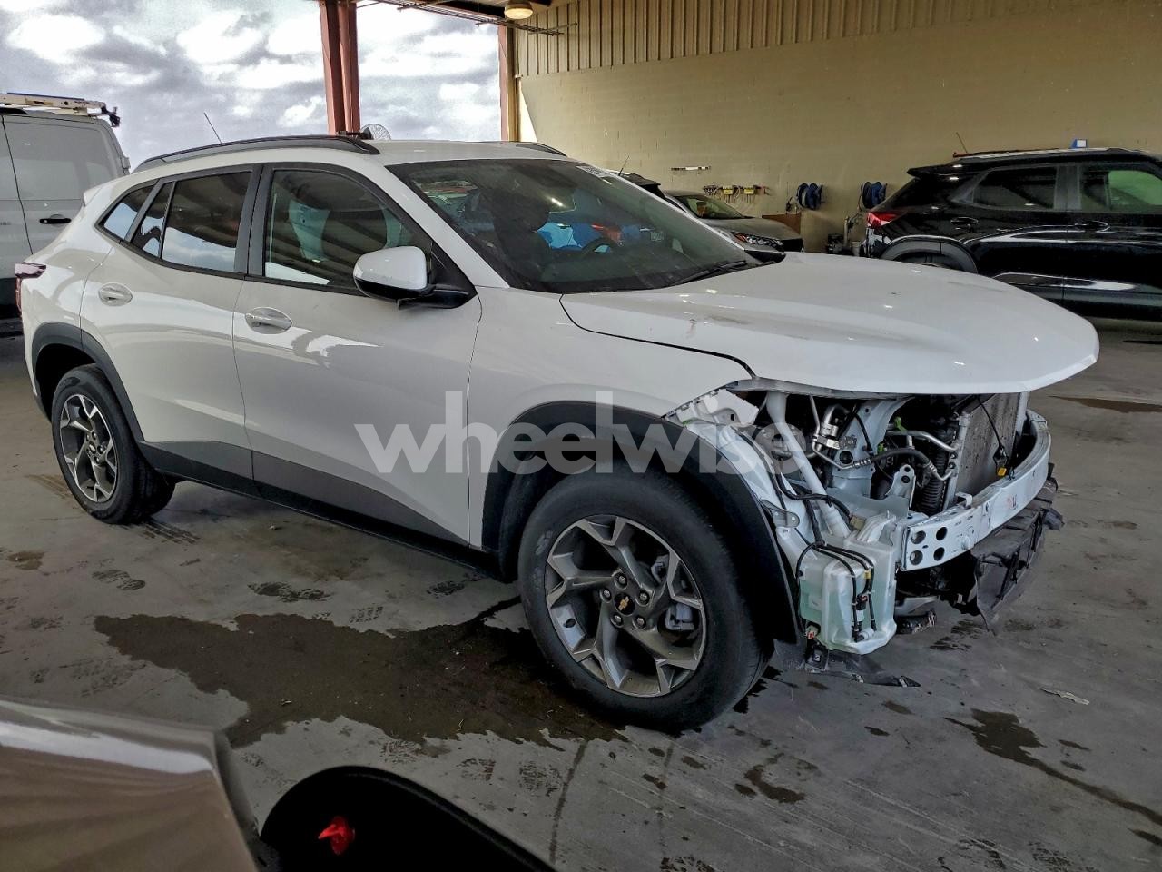 Photo 4 of 2025 CHEVROLET TRAX 1LT (VIN KL77LHEP4SC240239)