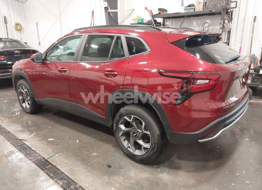 Photo 3 of 2025 Chevrolet Trax FWD LT (VIN KL77LHEP5SC006868)