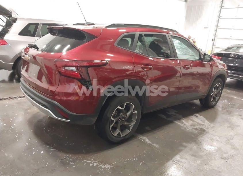 Photo 4 of 2025 Chevrolet Trax FWD LT (VIN KL77LHEP5SC006868)