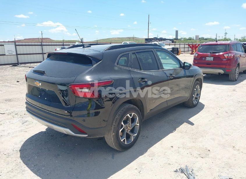 Photo 4 of 2025 Chevrolet Trax FWD LT (VIN KL77LHEP7SC184152)