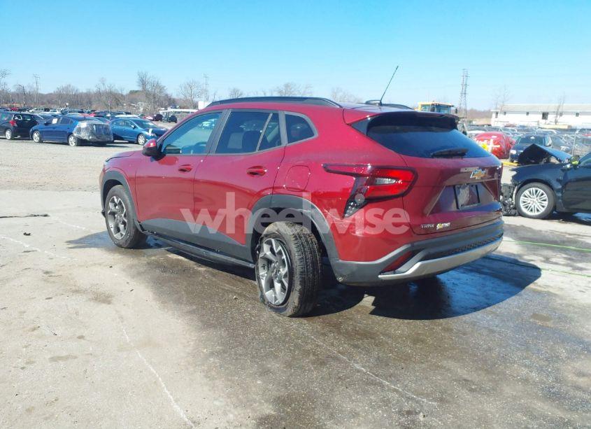 Photo 3 of 2025 Chevrolet Trax FWD LT (VIN KL77LHEP9SC116581)