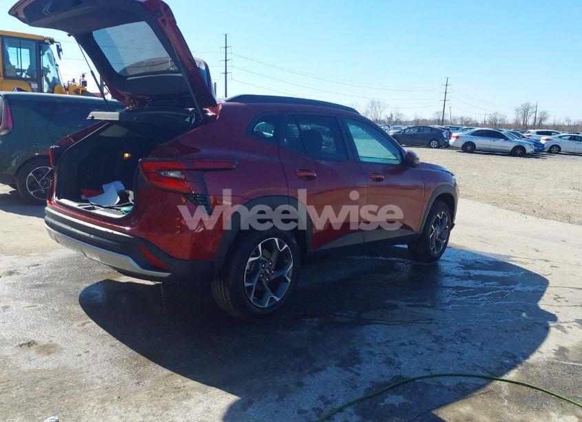 Photo 4 of 2025 Chevrolet Trax FWD LT (VIN KL77LHEP9SC116581)