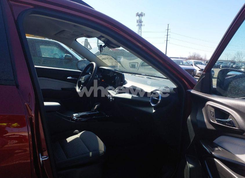 Photo 5 of 2025 Chevrolet Trax FWD LT (VIN KL77LHEP9SC116581)