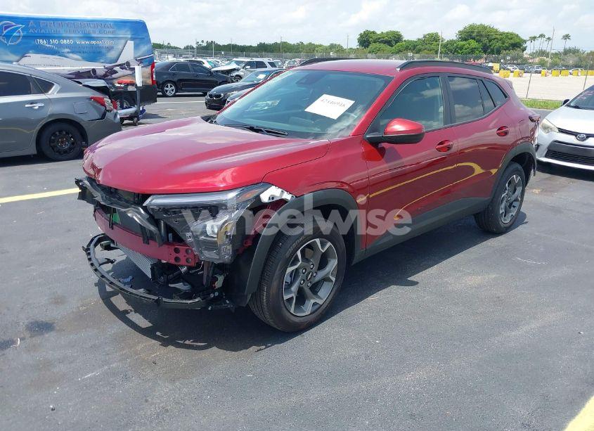 Photo 2 of 2025 Chevrolet Trax FWD LT (VIN KL77LHEP9SC194245)