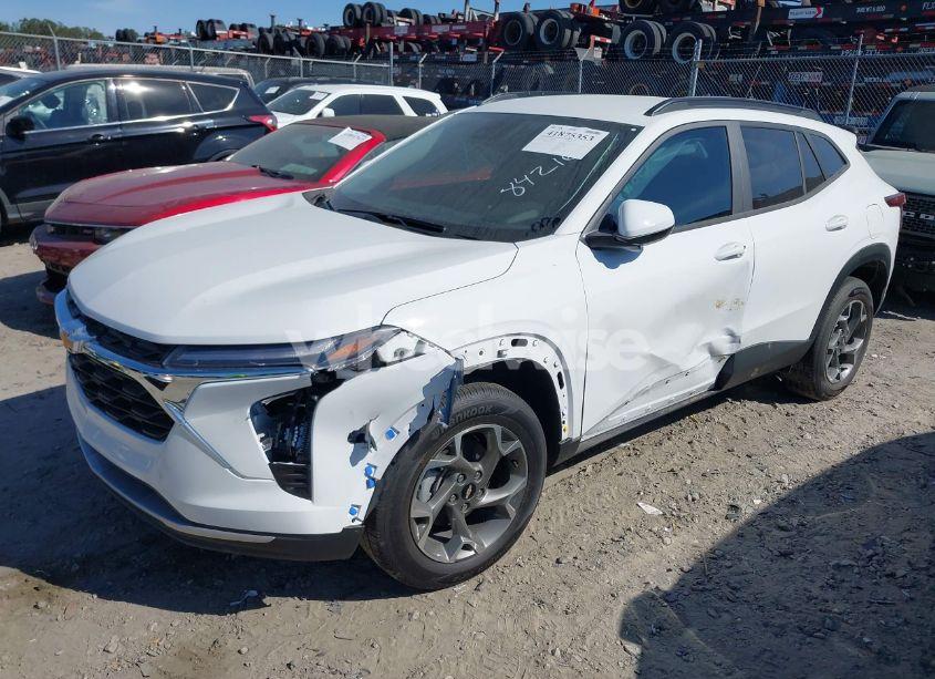 Photo 2 of 2025 Chevrolet Trax FWD LT (VIN KL77LHEP9SC202652)