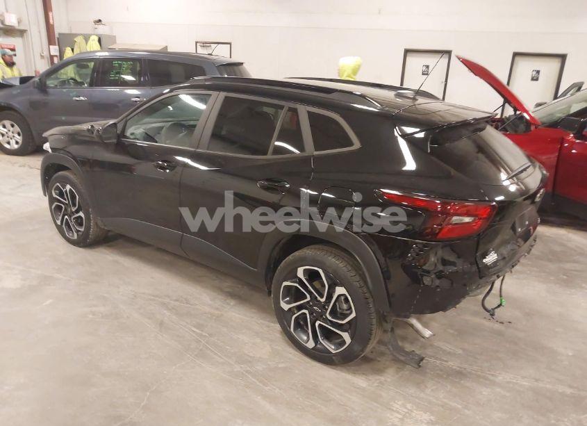 Photo 3 of 2024 Chevrolet Trax FWD 2RS (VIN KL77LJE23RC010648)