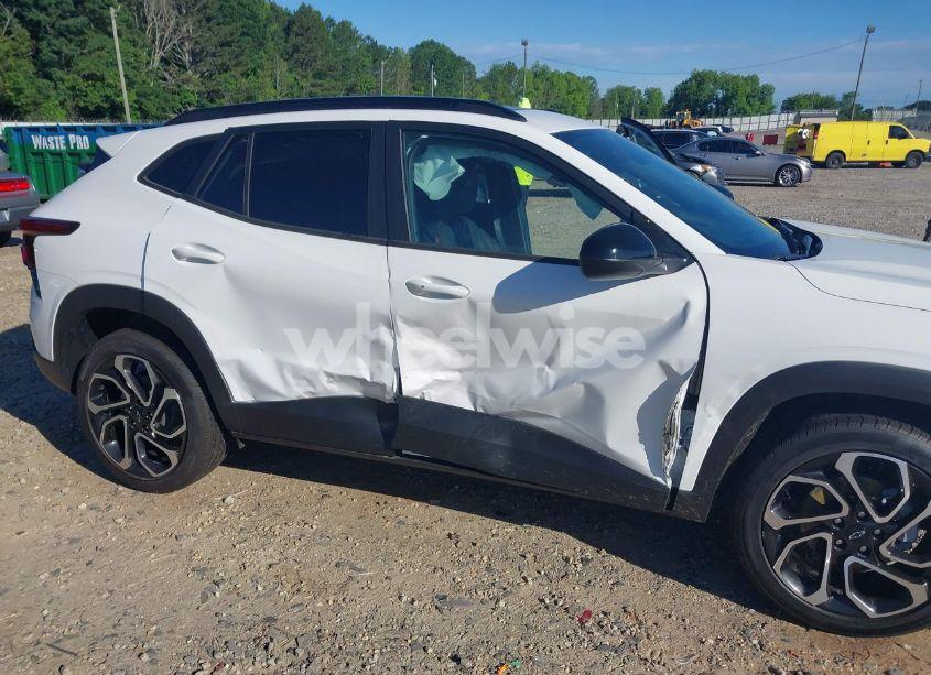 Photo 6 of 2024 Chevrolet Trax FWD 2RS (VIN KL77LJE23RC241971)