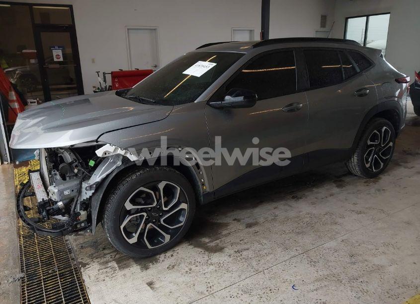 Photo 2 of 2024 Chevrolet Trax FWD 2RS (VIN KL77LJE25RC093645)