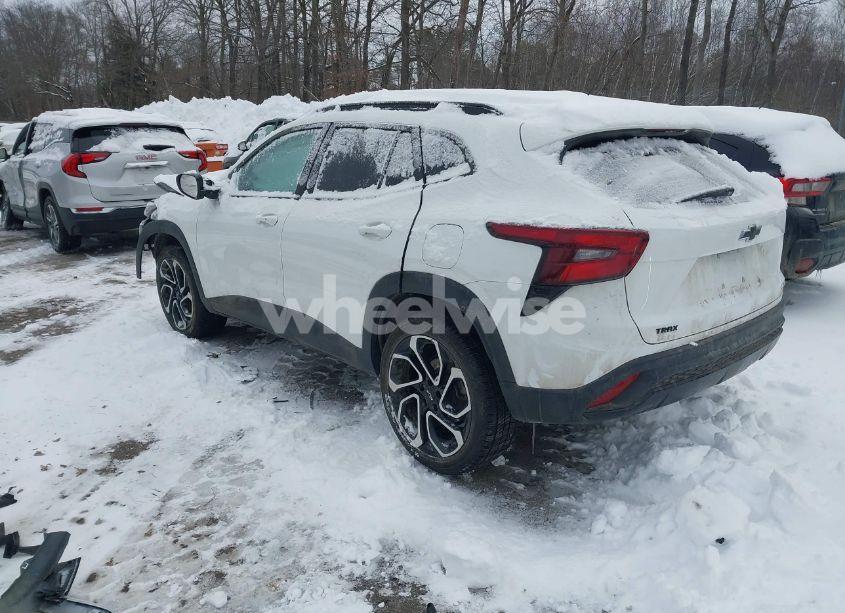 Photo 3 of 2024 Chevrolet Trax FWD 2RS (VIN KL77LJE26RC042266)