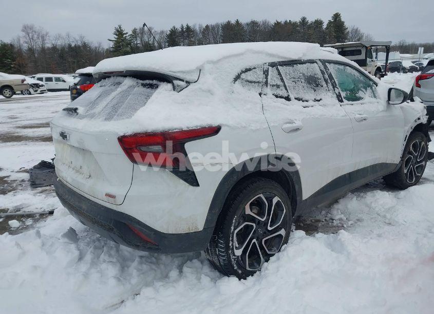 Photo 4 of 2024 Chevrolet Trax FWD 2RS (VIN KL77LJE26RC042266)