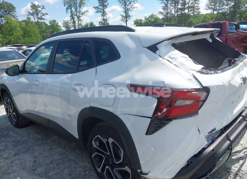 Photo 14 of 2025 Chevrolet Trax FWD 2RS (VIN KL77LJEP1SC165782)