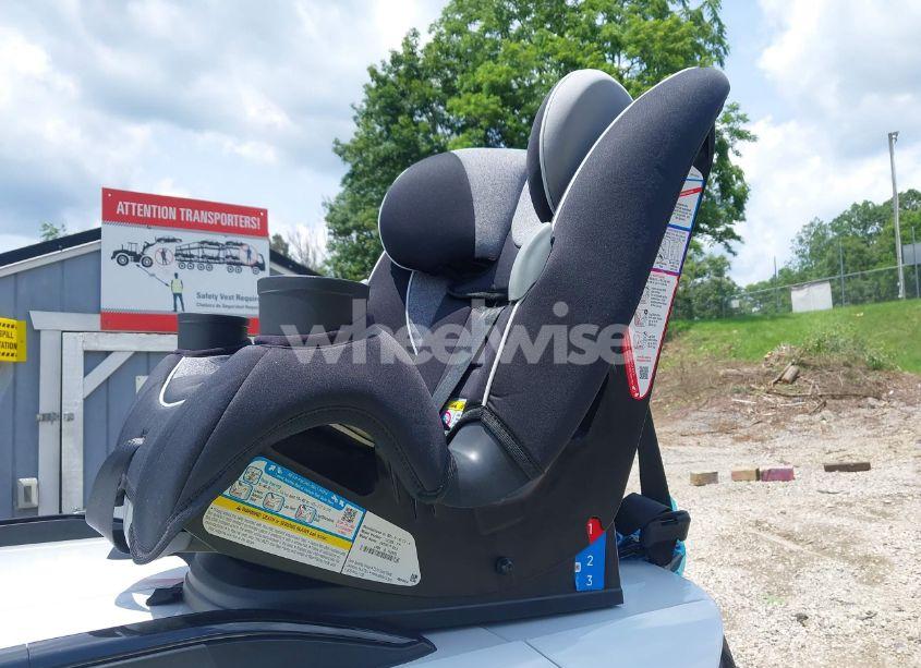 Photo 12 of 2025 Chevrolet Trax FWD 2RS (VIN KL77LJEP2SC000811)