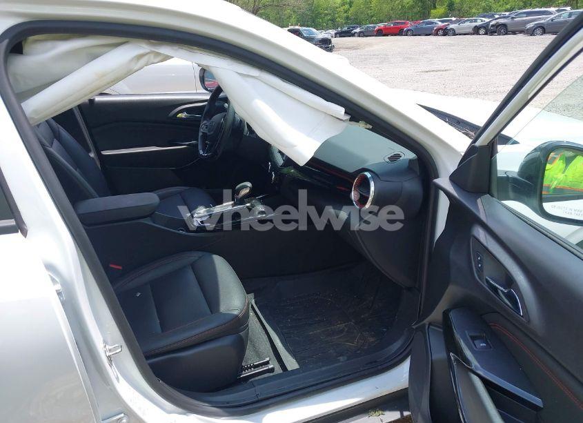 Photo 5 of 2025 Chevrolet Trax FWD 2RS (VIN KL77LJEP2SC000811)