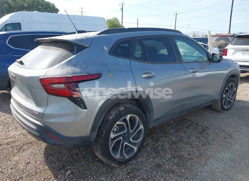 Photo 4 of 2025 Chevrolet Trax FWD 2RS (VIN KL77LJEP4SC118004)