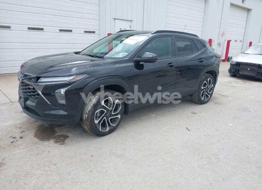 Photo 2 of 2025 Chevrolet Trax FWD 2RS (VIN KL77LJEP7SC151580)