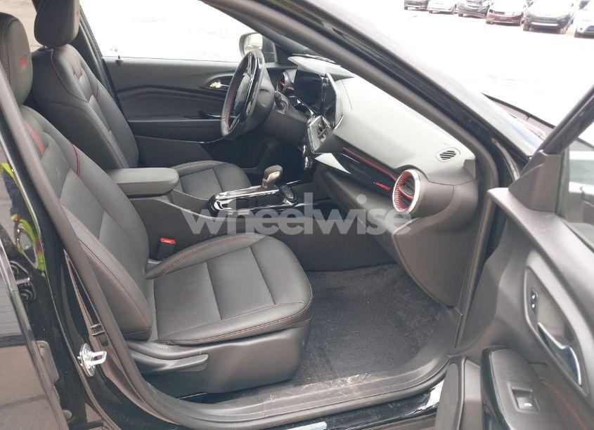 Photo 5 of 2025 Chevrolet Trax FWD 2RS (VIN KL77LJEP7SC151580)