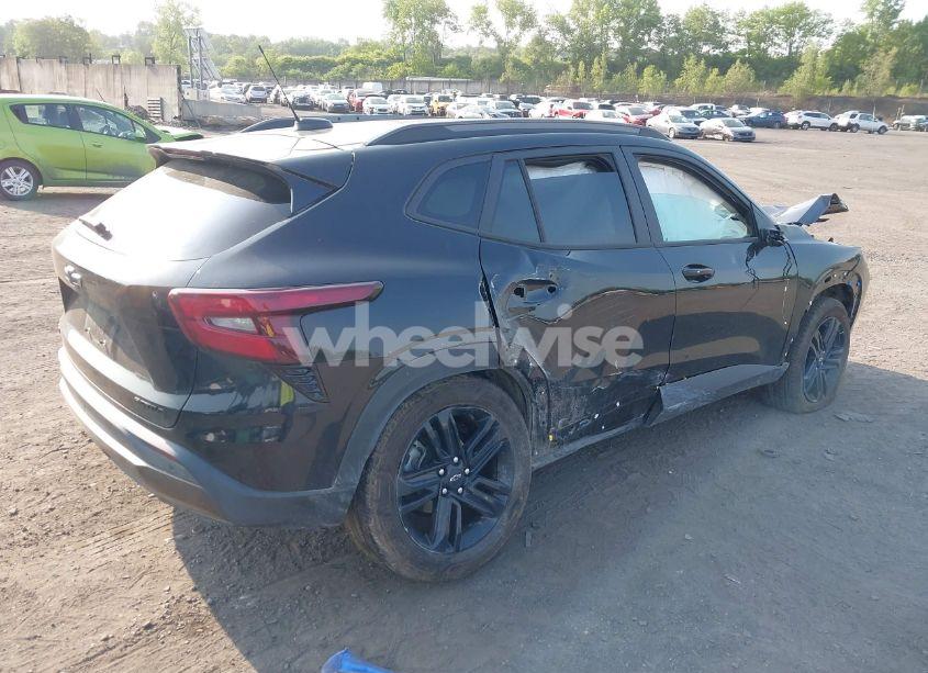 Photo 4 of 2024 Chevrolet Trax FWD ACTIV (VIN KL77LKE21RC207873)