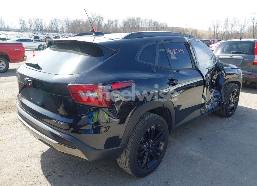 Photo 4 of 2024 Chevrolet Trax FWD ACTIV (VIN KL77LKE22RC106616)